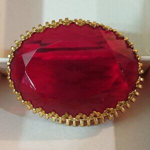 Victorian Oval Brooch Pin Germany Stamped Vintage Faceted Red Glass Gold Toned
